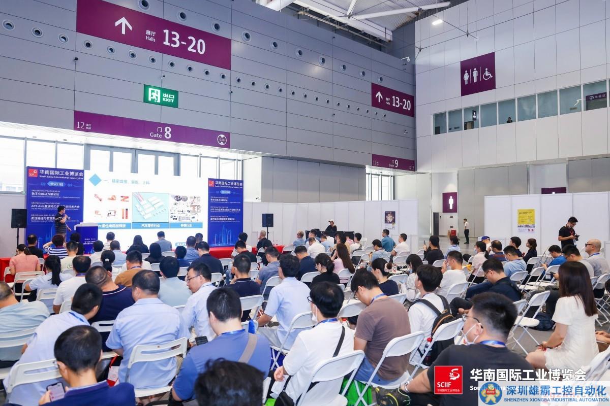 LAT_7799-opq484238338