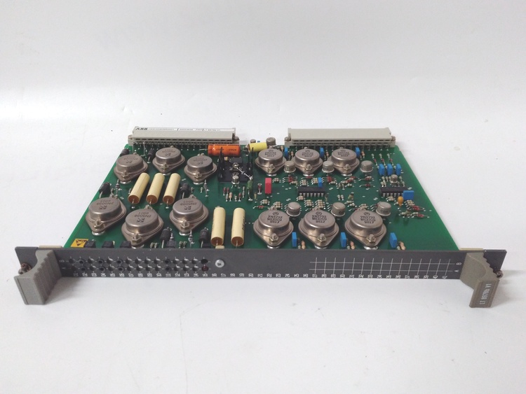 ABB LT8978bV1 控制器卡件