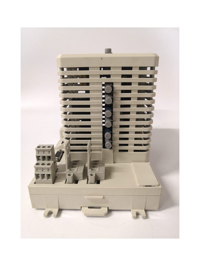 ABB PM825 3BSE010796R1  伺服控制處理器