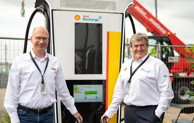 支持殼牌布局全球最快充電網(wǎng)絡(luò)，ABB加快超充樁落地步伐 3BSE030220R1-CI854A